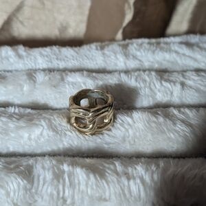 Elegant Gold-Tone Women's Ring